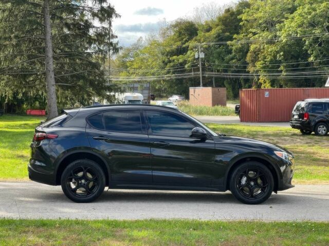 Чорний Альфа Ромео Стелвіо, об'ємом двигуна 2 л та пробігом 35 тис. км за 11500 $, фото 3 на Automoto.ua