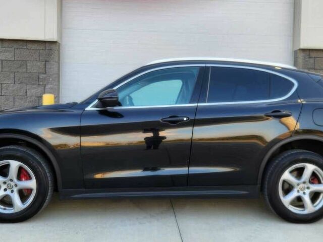 Черный Альфа Ромео Стелвио, объемом двигателя 2 л и пробегом 46 тыс. км за 5600 $, фото 2 на Automoto.ua