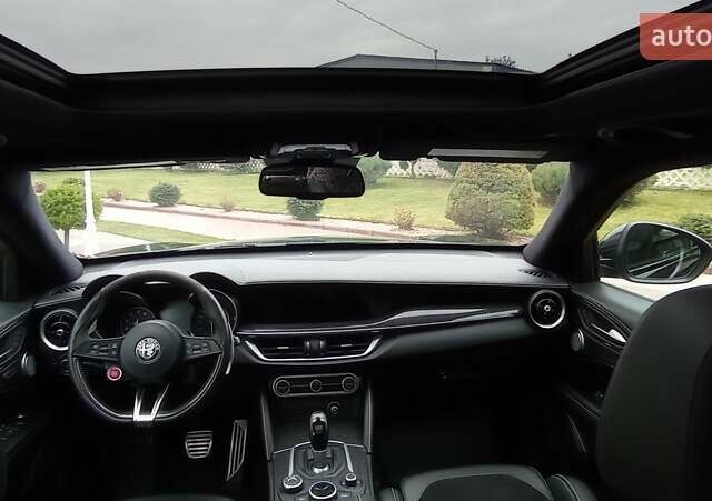 Черный Альфа Ромео Стелвио, объемом двигателя 2.89 л и пробегом 96 тыс. км за 35550 $, фото 37 на Automoto.ua