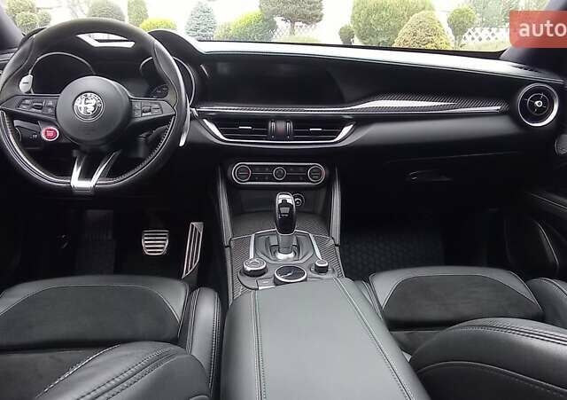 Черный Альфа Ромео Стелвио, объемом двигателя 2.89 л и пробегом 96 тыс. км за 35550 $, фото 38 на Automoto.ua