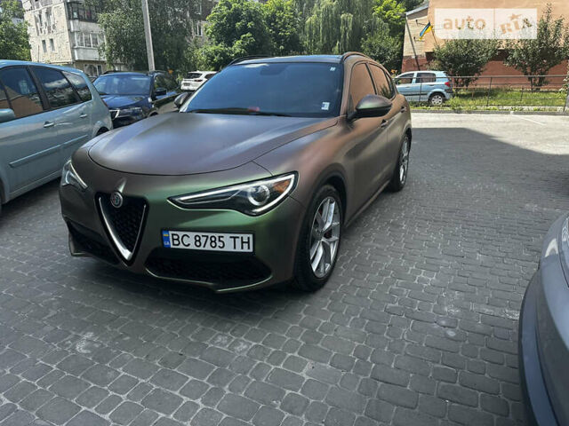 Черный Альфа Ромео Стелвио, объемом двигателя 2 л и пробегом 152 тыс. км за 22200 $, фото 1 на Automoto.ua