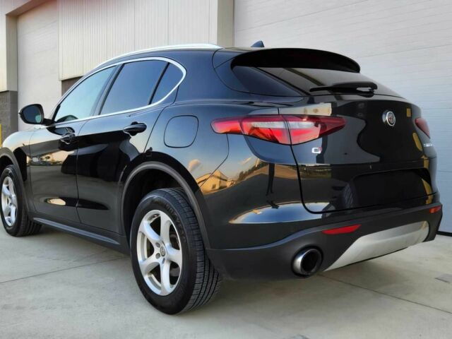 Черный Альфа Ромео Стелвио, объемом двигателя 2 л и пробегом 46 тыс. км за 5600 $, фото 3 на Automoto.ua