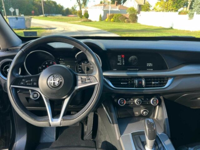 Чорний Альфа Ромео Стелвіо, об'ємом двигуна 2 л та пробігом 35 тис. км за 11500 $, фото 9 на Automoto.ua