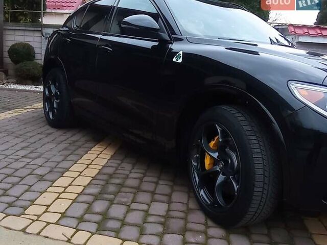 Черный Альфа Ромео Стелвио, объемом двигателя 2.89 л и пробегом 96 тыс. км за 35550 $, фото 5 на Automoto.ua