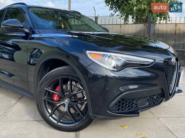 Альфа Ромео Стелвио 2019 в Киеве на Automoto.ua Черный Альфа Ромео Стелвио, объемом двигателя 2 л и пробегом 129 тыс. км за 24990 $, фото 3 на Automoto.ua