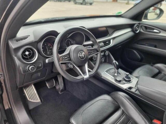 Черный Альфа Ромео Стелвио, объемом двигателя 2 л и пробегом 89 тыс. км за 14600 $, фото 6 на Automoto.ua