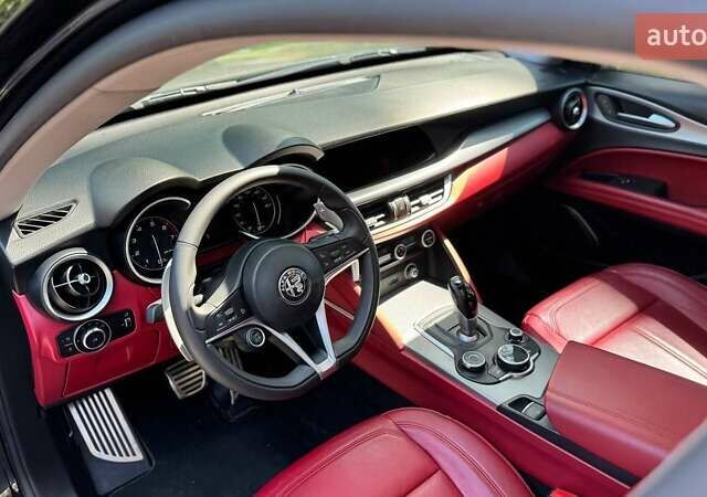 Черный Альфа Ромео Стелвио, объемом двигателя 2 л и пробегом 59 тыс. км за 26500 $, фото 17 на Automoto.ua