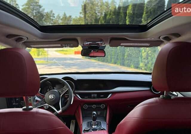 Черный Альфа Ромео Стелвио, объемом двигателя 2 л и пробегом 59 тыс. км за 26500 $, фото 23 на Automoto.ua