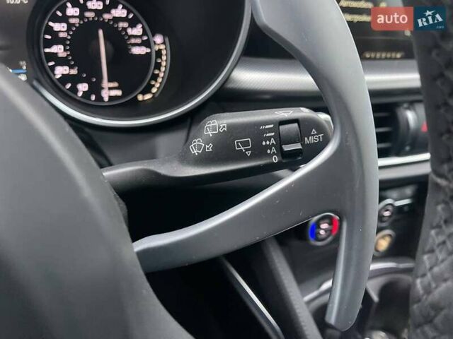 Чорний Альфа Ромео Стелвіо, об'ємом двигуна 2 л та пробігом 129 тис. км за 24990 $, фото 20 на Automoto.ua