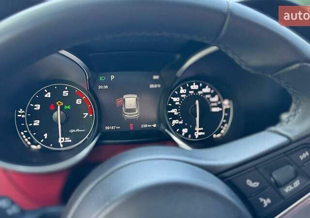 Черный Альфа Ромео Стелвио, объемом двигателя 2 л и пробегом 59 тыс. км за 26500 $, фото 28 на Automoto.ua