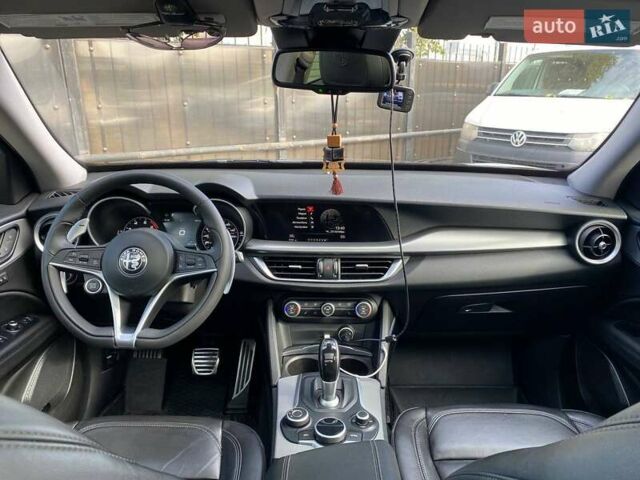Альфа Ромео Стелвио 2019 в Киеве на Automoto.ua Черный Альфа Ромео Стелвио, объемом двигателя 2 л и пробегом 129 тыс. км за 24990 $, фото 13 на Automoto.ua