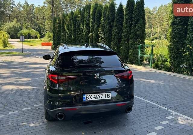 Черный Альфа Ромео Стелвио, объемом двигателя 2 л и пробегом 59 тыс. км за 26500 $, фото 9 на Automoto.ua