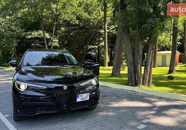 Черный Альфа Ромео Стелвио, объемом двигателя 2 л и пробегом 59 тыс. км за 26500 $, фото 6 на Automoto.ua