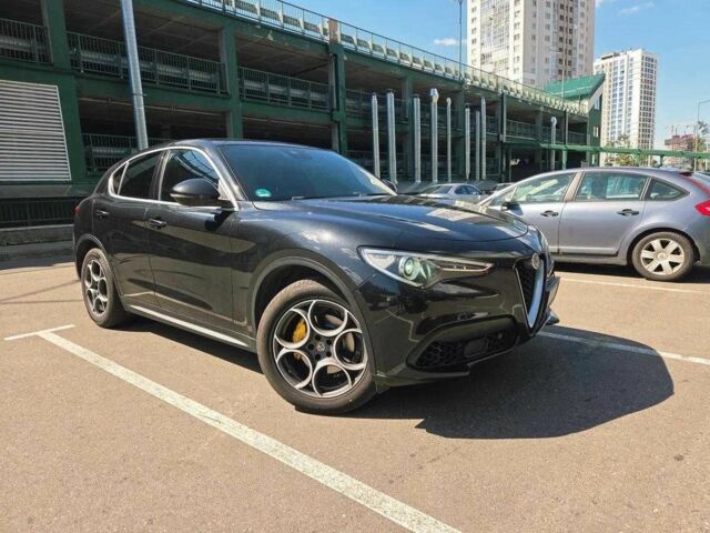 Черный Альфа Ромео Стелвио, объемом двигателя 2 л и пробегом 89 тыс. км за 14600 $, фото 1 на Automoto.ua