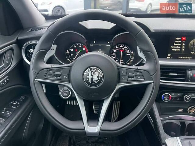 Чорний Альфа Ромео Стелвіо, об'ємом двигуна 2 л та пробігом 129 тис. км за 24990 $, фото 14 на Automoto.ua