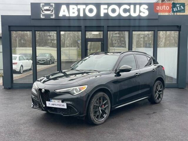 Чорний Альфа Ромео Стелвіо, об'ємом двигуна 2 л та пробігом 129 тис. км за 24990 $, фото 3 на Automoto.ua