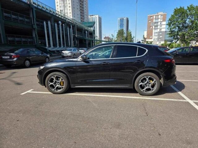 Черный Альфа Ромео Стелвио, объемом двигателя 2 л и пробегом 89 тыс. км за 14600 $, фото 2 на Automoto.ua