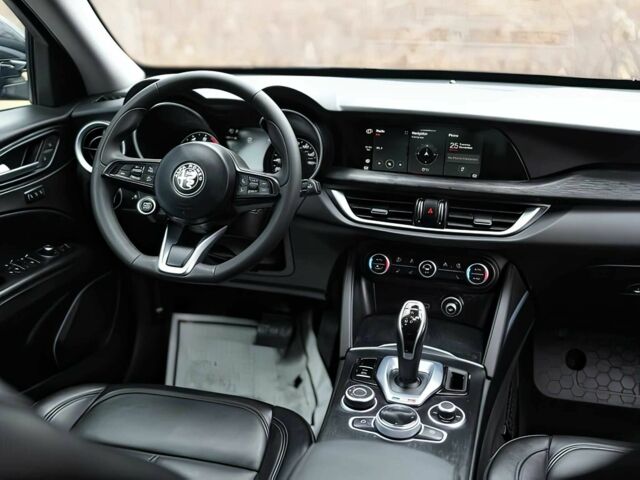 Чорний Альфа Ромео Стелвіо, об'ємом двигуна 2 л та пробігом 42 тис. км за 9900 $, фото 9 на Automoto.ua