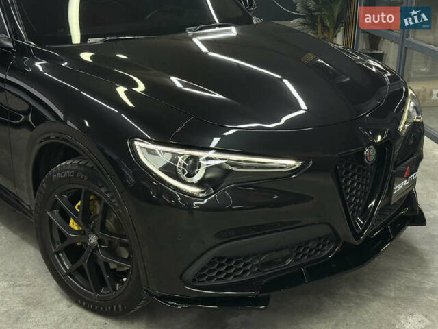 Альфа Ромео Стелвио 2020 в Одессе на Automoto.ua Черный Альфа Ромео Стелвио, объемом двигателя 2 л и пробегом 81 тыс. км за 27900 $, фото 2 на Automoto.ua