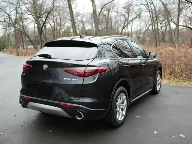 Чорний Альфа Ромео Стелвіо, об'ємом двигуна 2 л та пробігом 42 тис. км за 9900 $, фото 4 на Automoto.ua