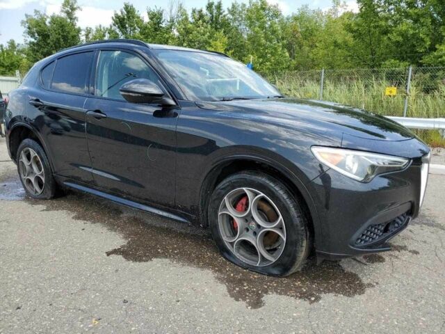 Чорний Альфа Ромео Стелвіо, об'ємом двигуна 2 л та пробігом 61 тис. км за 8600 $, фото 3 на Automoto.ua