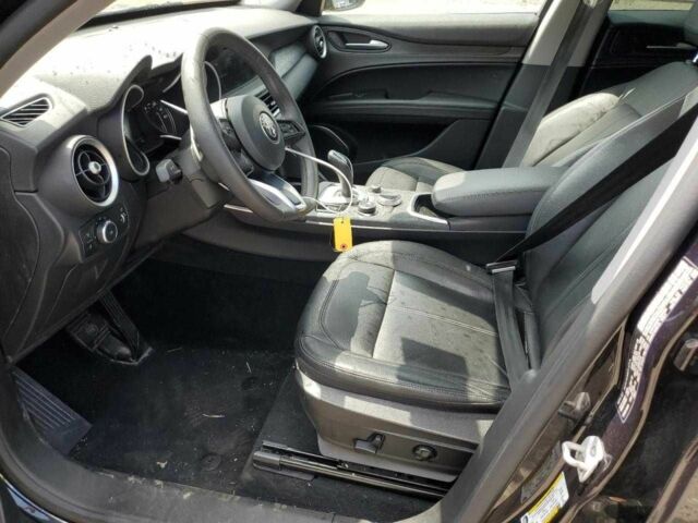 Чорний Альфа Ромео Стелвіо, об'ємом двигуна 2 л та пробігом 61 тис. км за 8600 $, фото 6 на Automoto.ua