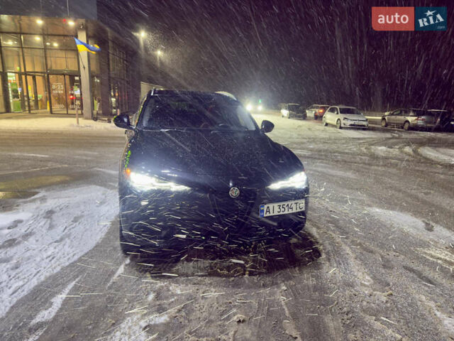 Черный Альфа Ромео Стелвио, объемом двигателя 2 л и пробегом 41 тыс. км за 26500 $, фото 7 на Automoto.ua