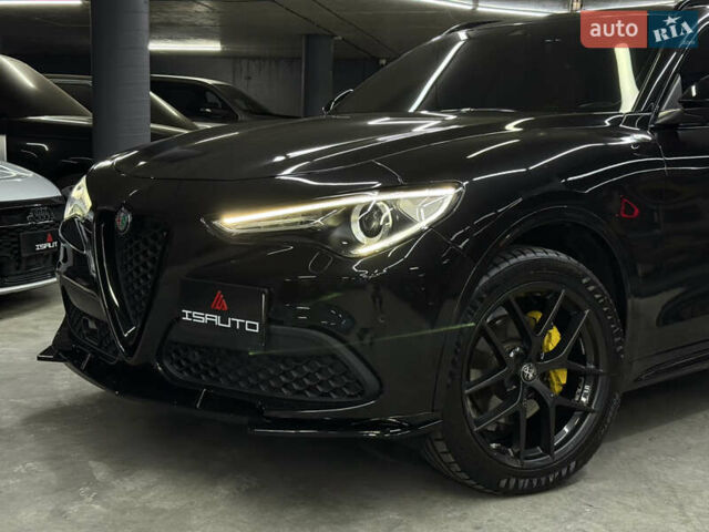 Альфа Ромео Стелвио 2020 в Одессе на Automoto.ua Черный Альфа Ромео Стелвио, объемом двигателя 2 л и пробегом 81 тыс. км за 27900 $, фото 8 на Automoto.ua