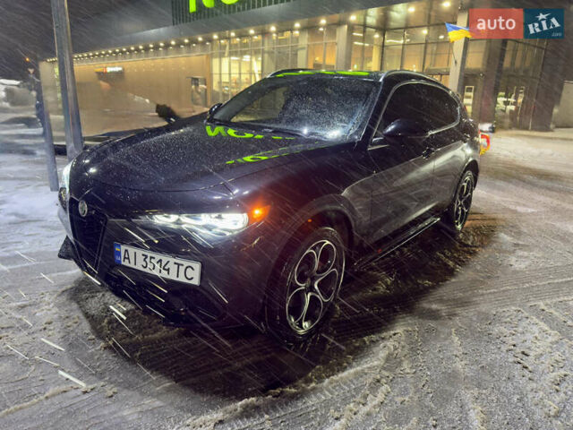 Черный Альфа Ромео Стелвио, объемом двигателя 2 л и пробегом 41 тыс. км за 26500 $, фото 1 на Automoto.ua