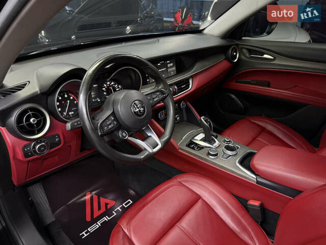 Альфа Ромео Стелвио 2020 в Одессе на Automoto.ua Черный Альфа Ромео Стелвио, объемом двигателя 2 л и пробегом 81 тыс. км за 27900 $, фото 19 на Automoto.ua