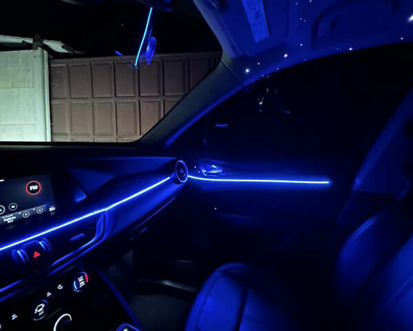 Черный Альфа Ромео Стелвио, объемом двигателя 2 л и пробегом 81 тыс. км за 22000 $, фото 22 на Automoto.ua