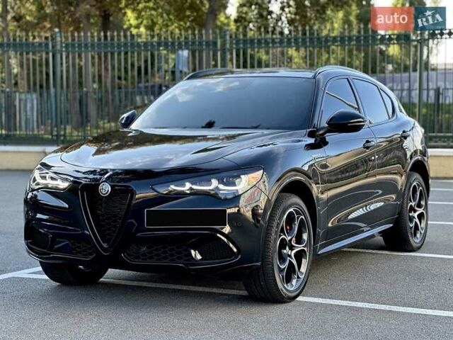 Чорний Альфа Ромео Стелвіо, об'ємом двигуна 2 л та пробігом 25 тис. км за 45500 $, фото 7 на Automoto.ua