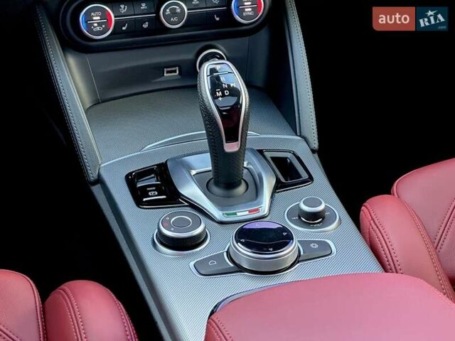 Чорний Альфа Ромео Стелвіо, об'ємом двигуна 2 л та пробігом 25 тис. км за 45500 $, фото 21 на Automoto.ua