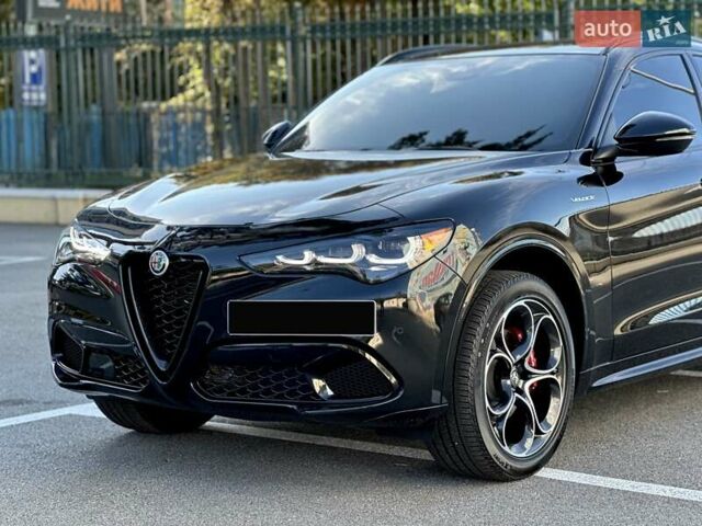 Чорний Альфа Ромео Стелвіо, об'ємом двигуна 2 л та пробігом 25 тис. км за 45500 $, фото 8 на Automoto.ua