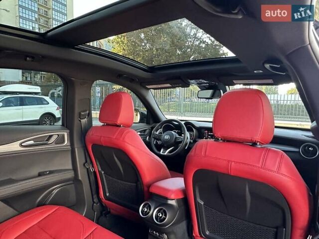 Чорний Альфа Ромео Стелвіо, об'ємом двигуна 2 л та пробігом 25 тис. км за 45500 $, фото 37 на Automoto.ua