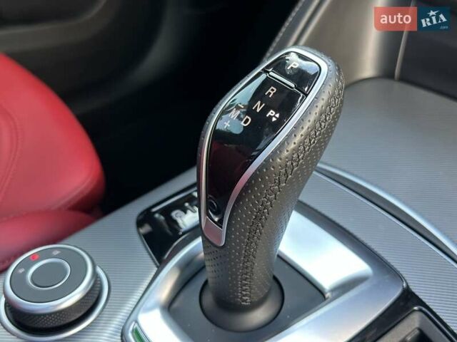 Чорний Альфа Ромео Стелвіо, об'ємом двигуна 2 л та пробігом 25 тис. км за 45500 $, фото 48 на Automoto.ua