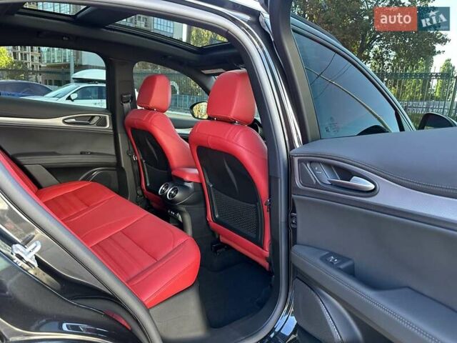 Чорний Альфа Ромео Стелвіо, об'ємом двигуна 2 л та пробігом 25 тис. км за 45500 $, фото 35 на Automoto.ua