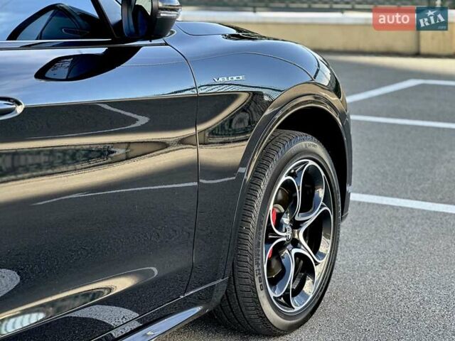 Чорний Альфа Ромео Стелвіо, об'ємом двигуна 2 л та пробігом 25 тис. км за 45500 $, фото 15 на Automoto.ua