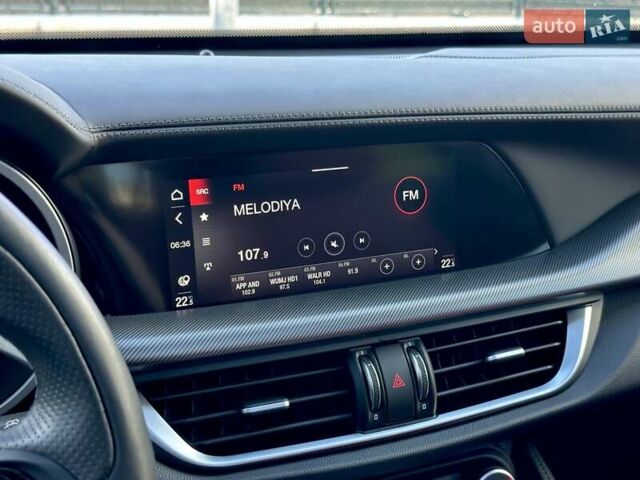 Чорний Альфа Ромео Стелвіо, об'ємом двигуна 2 л та пробігом 25 тис. км за 45500 $, фото 50 на Automoto.ua