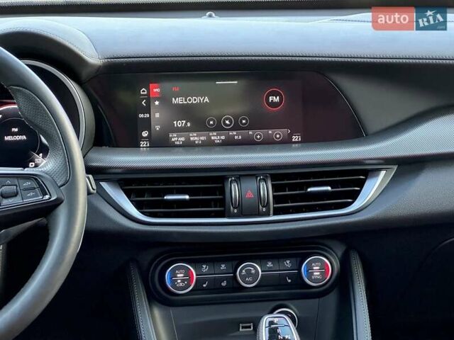 Чорний Альфа Ромео Стелвіо, об'ємом двигуна 2 л та пробігом 25 тис. км за 45500 $, фото 20 на Automoto.ua