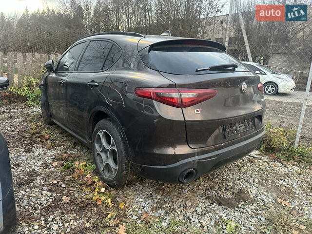 Коричневый Альфа Ромео Стелвио, объемом двигателя 2 л и пробегом 81 тыс. км за 13500 $, фото 1 на Automoto.ua