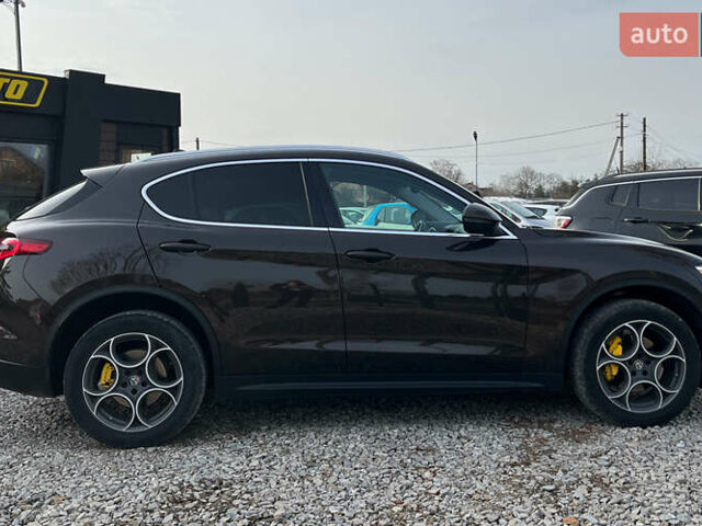 Коричневий Альфа Ромео Стелвіо, об'ємом двигуна 2 л та пробігом 81 тис. км за 22500 $, фото 7 на Automoto.ua