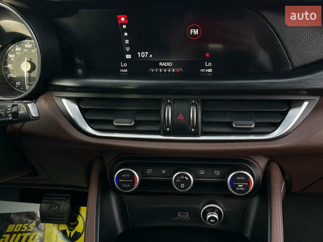 Коричневий Альфа Ромео Стелвіо, об'ємом двигуна 2 л та пробігом 81 тис. км за 22500 $, фото 13 на Automoto.ua