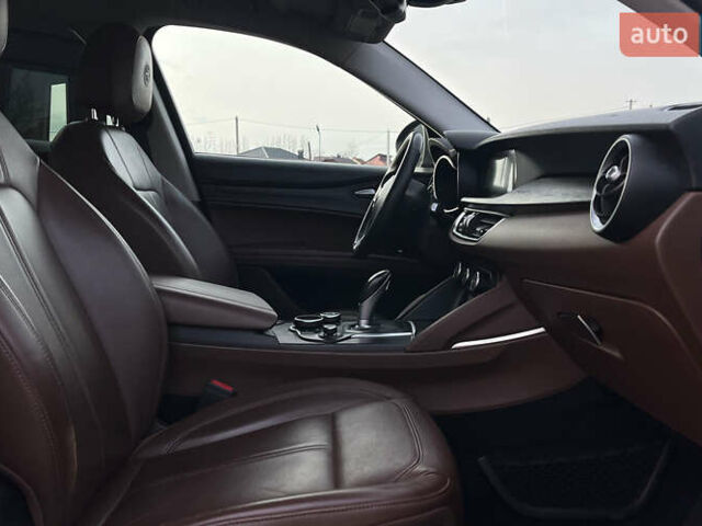 Коричневий Альфа Ромео Стелвіо, об'ємом двигуна 2 л та пробігом 81 тис. км за 22500 $, фото 8 на Automoto.ua