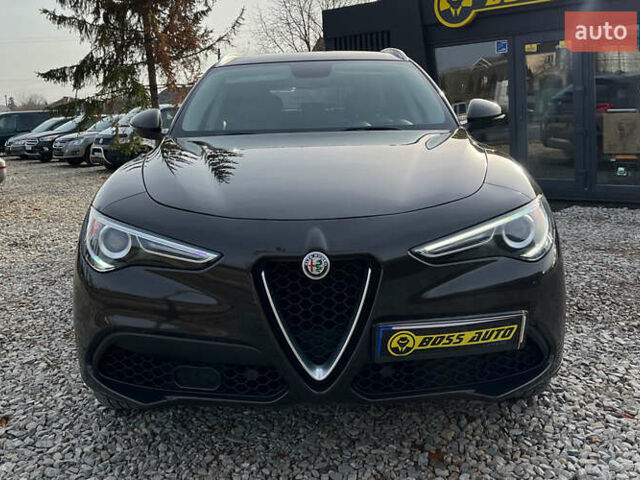 Коричневий Альфа Ромео Стелвіо, об'ємом двигуна 2 л та пробігом 81 тис. км за 22500 $, фото 1 на Automoto.ua