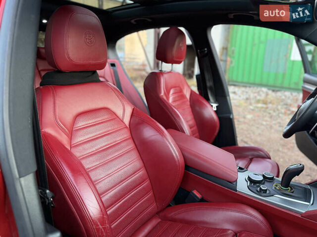 Красный Альфа Ромео Стелвио, объемом двигателя 2 л и пробегом 115 тыс. км за 23500 $, фото 14 на Automoto.ua