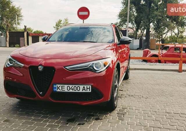 Красный Альфа Ромео Стелвио, объемом двигателя 2 л и пробегом 96 тыс. км за 17500 $, фото 2 на Automoto.ua