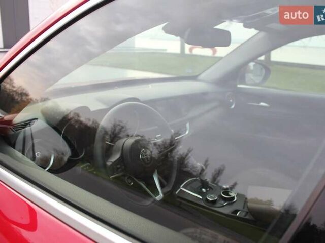 Красный Альфа Ромео Стелвио, объемом двигателя 2 л и пробегом 63 тыс. км за 21900 $, фото 25 на Automoto.ua