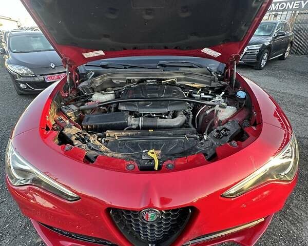 Красный Альфа Ромео Стелвио, объемом двигателя 2 л и пробегом 61 тыс. км за 19200 $, фото 50 на Automoto.ua