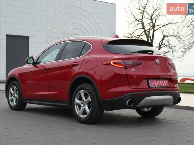 Красный Альфа Ромео Стелвио, объемом двигателя 2 л и пробегом 63 тыс. км за 21900 $, фото 12 на Automoto.ua